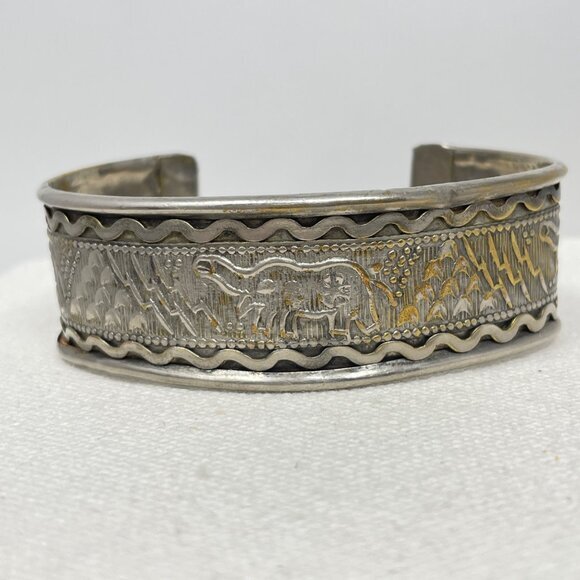 Embossed Elephant Cuff Bracelet Vintage Silver-Tone Chunky Handmade‎ Boho - Picture 1 of 11